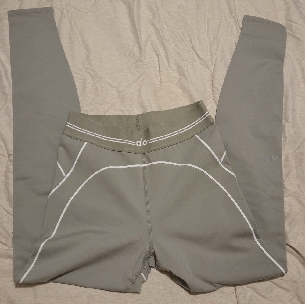 ALO Yoga Heart Throb Leggings